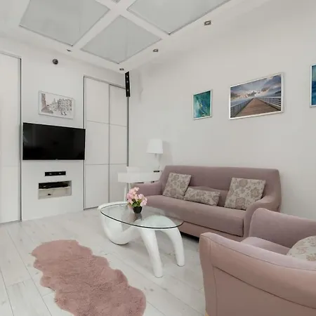 Cosy In With Parking Niciarniana By Renters