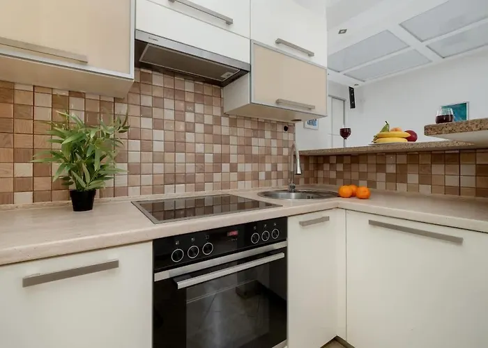 Cosy In With Parking Niciarniana By Renters