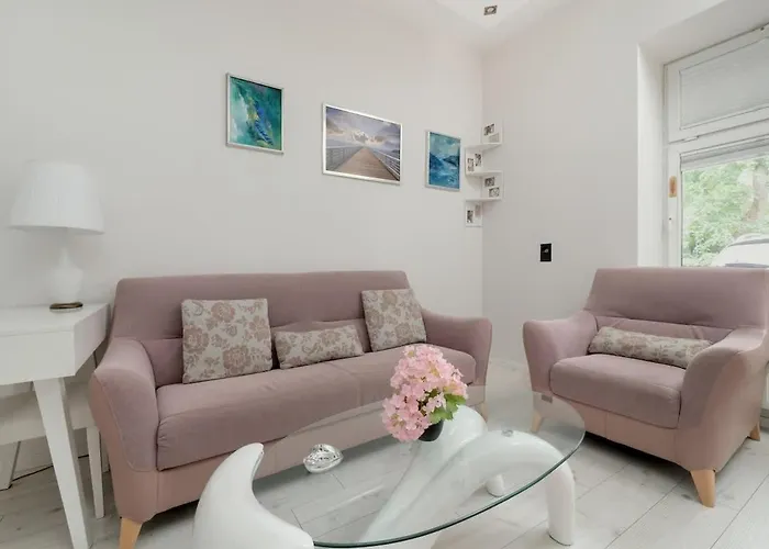 Apartman Cosy In With Parking Niciarniana By Renters
